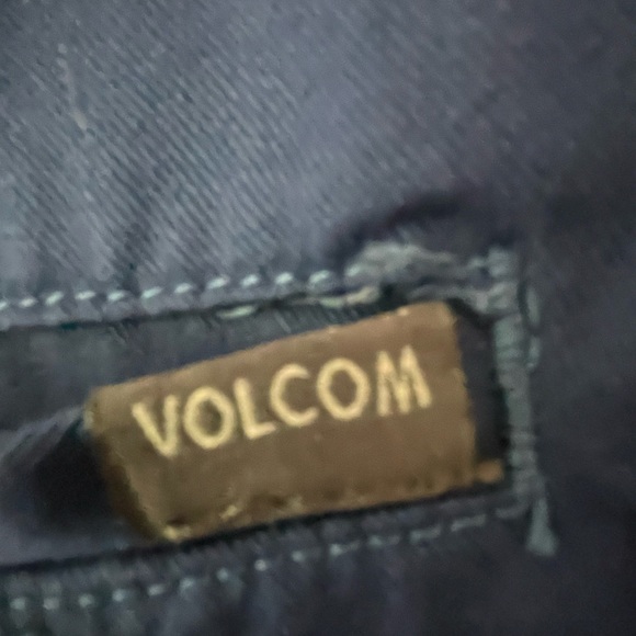 Volcom  NWT-flat front shorts size- W32 - Picture 4 of 4